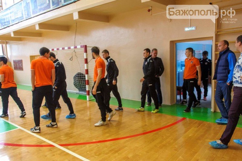 Товарищеский матч по футболу завершился результативной ничь..., фото-2 Товарищеский матч по футболу завершился результативной ничьей и чашкой чая, фото-2