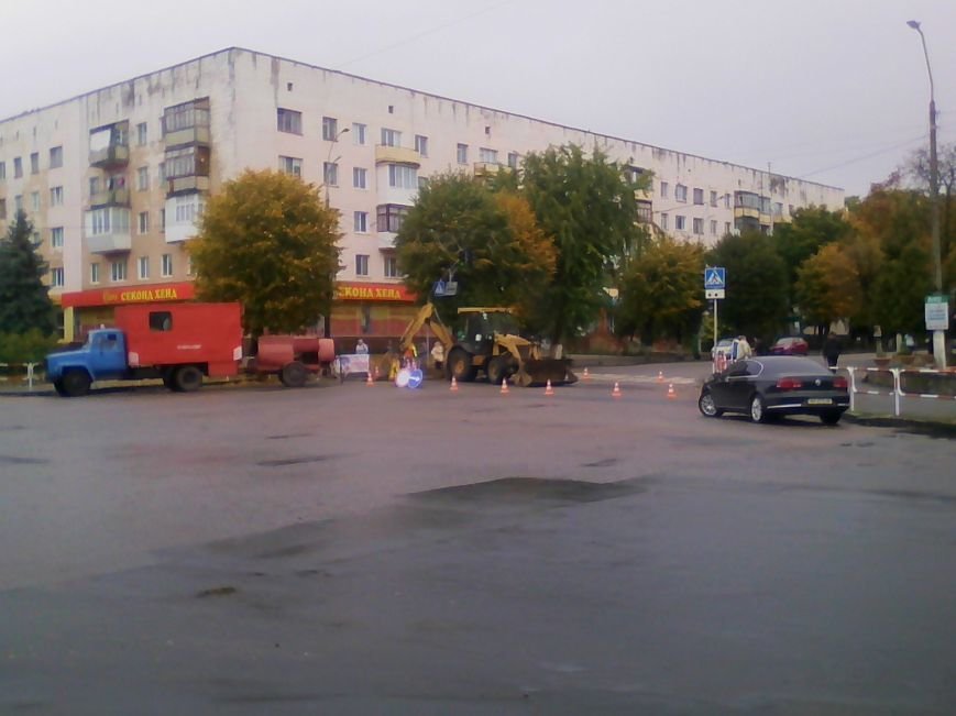 Центральна частина Новограда-Волинського перекрита: ведуть..., фото-2 Центральна частина Новограда-Волинського перекрита: ведуться ремонтні роботи (ФОТО), фото-2