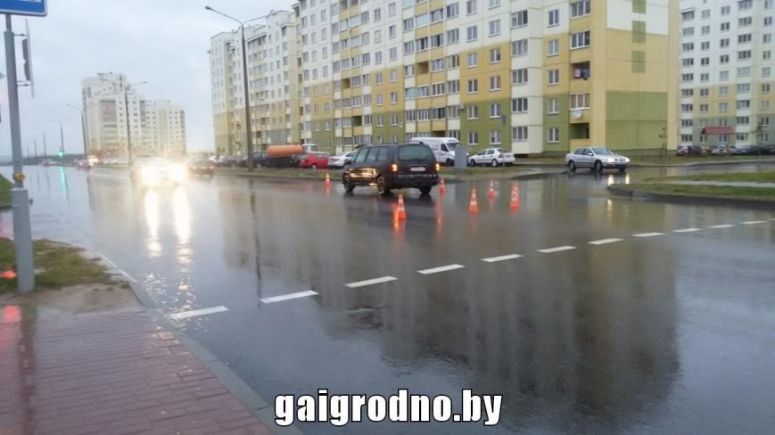 В Ольшанке водитель на пешеходном переходе сбил девушку, фото-4 В Ольшанке водитель на пешеходном переходе сбил девушку, фото-4