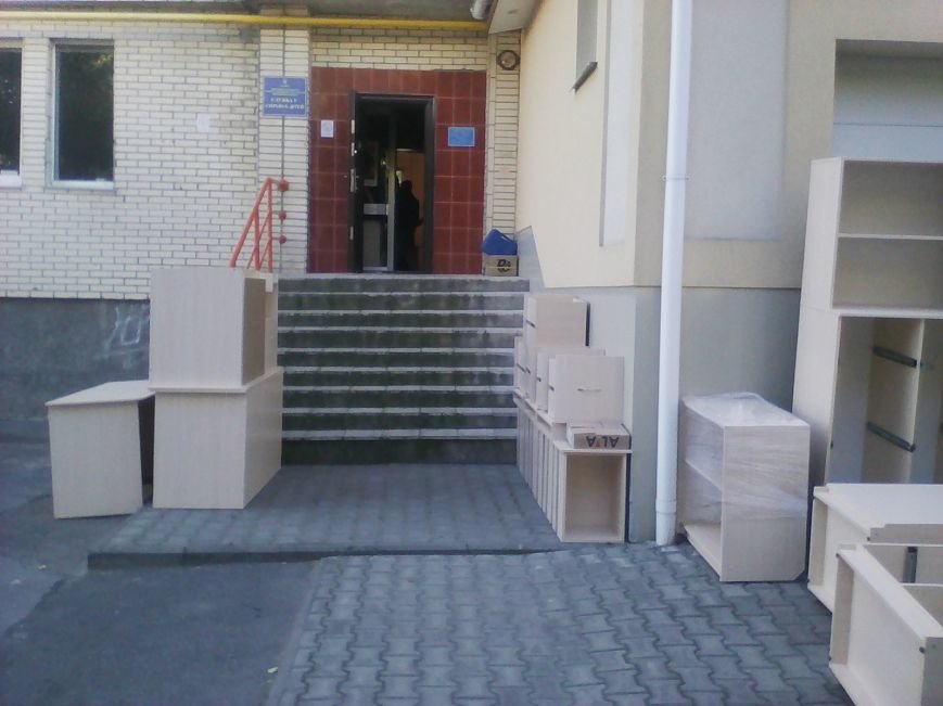 У Новограді-Волинському службу в справах дітей забезпечили..., фото-1 У Новограді-Волинському службу в справах дітей забезпечили новими меблями, фото-1