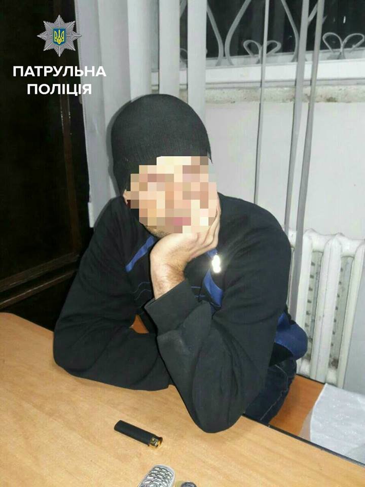 В ночном клубе обворовали мужчину (ФОТО), фото-2 В ночном клубе обворовали мужчину (ФОТО), фото-2