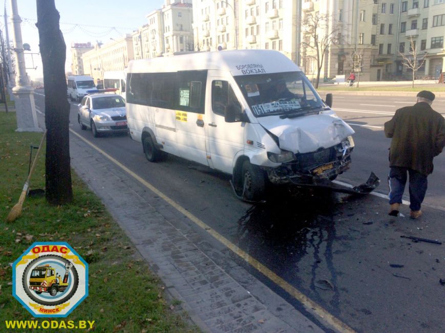 Две маршрутки столкнулись в Минске: 11 человек пострадали, в том числе двухмесячный младенец, фото-1