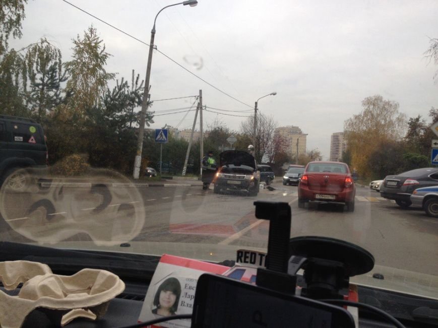 Авария на Кутузовском проезде в Домодедово, фото-2 Авария на Кутузовском проезде в Домодедово, фото-2