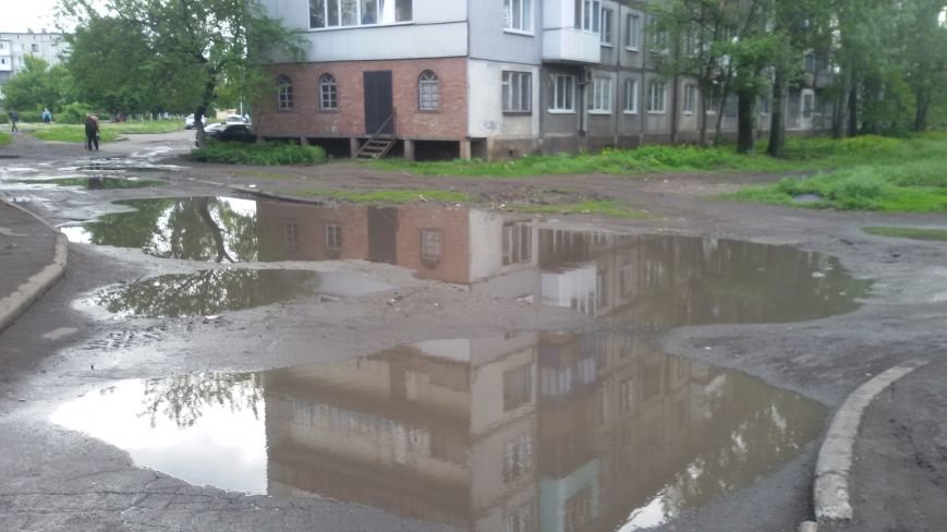 Ливнёвые "реки" на добропольских улицах: что делать? (ФОТО,..., фото-2 Ливнёвые "реки" на добропольских улицах: что делать? (ФОТО, ВИДЕО), фото-2