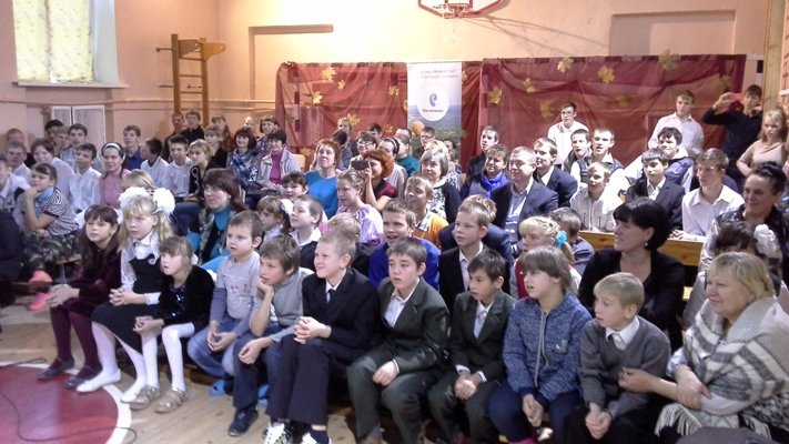 В Красногородскую школу-интернат привезли подарки для детей-сирот, фото-1