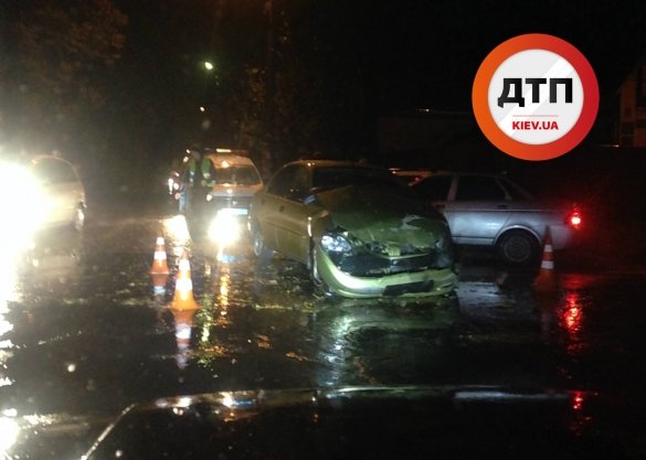 Автокатастрофа в Боярке: столкнулись три автомобиля, фото-1 Автокатастрофа в Боярке: столкнулись три автомобиля, фото-1