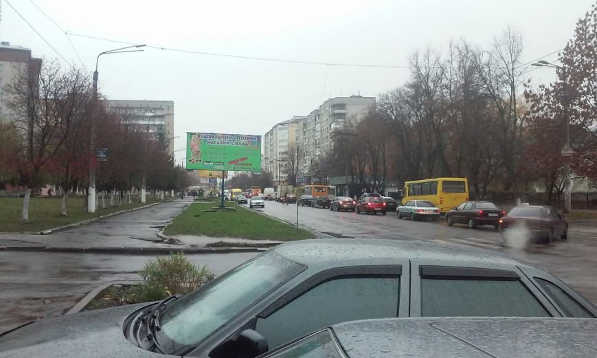 На Пасічній знову довжелезний затор (ФОТО), фото-4 На Пасічній знову довжелезний затор (ФОТО), фото-4