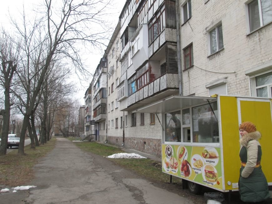 У Новограді-Волинському чоловік вкоротив віку вистрибнувши..., фото-4 У Новограді-Волинському чоловік вкоротив віку вистрибнувши з вікна 3 поверху (ФОТО), фото-4