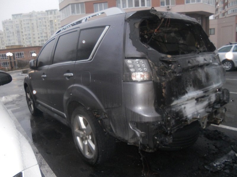 У Броварах згоріло авто “Mitsubishi Outlander”, а на Бровар..., фото-2 У Броварах згоріло авто “Mitsubishi Outlander”, а на Броварщині дачний будинок (ФОТО), фото-2