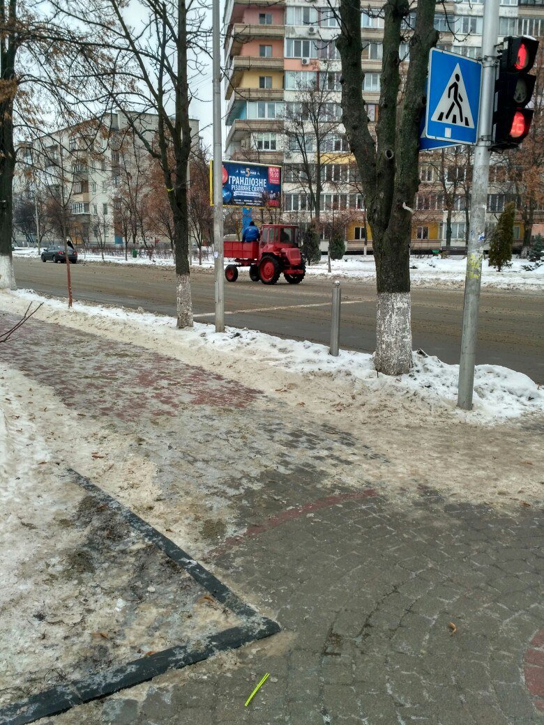 Уборка снега в Вишневом: продолжение (ФОТО), фото-5 Уборка снега в Вишневом: продолжение (ФОТО), фото-5