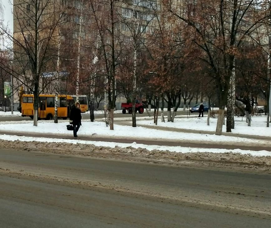 Уборка снега в Вишневом: продолжение (ФОТО), фото-1 Уборка снега в Вишневом: продолжение (ФОТО), фото-1