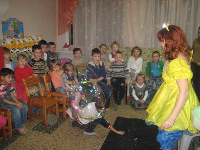В центрах социально-психологической реабилитации детей Дон..., фото-1 В центрах социально-психологической реабилитации детей Донецкой области прошли празднования Дня Святого Николая, фото-1