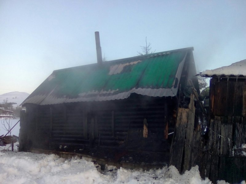 В Сенгилеевском районе горящая баня угрожала дому. ФОТО, фото-1