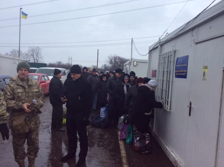До сих пор ни одного решения суда по вопросам злоупотреблен..., фото-2 До сих пор ни одного решения суда по вопросам злоупотреблений на КПВВ в Донбассе нет - Геращенко, фото-2