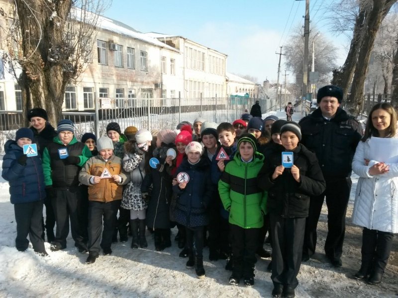 В Пятигорске автоинспекторы и школьники провели акцию «Письмо водителю», фото-3