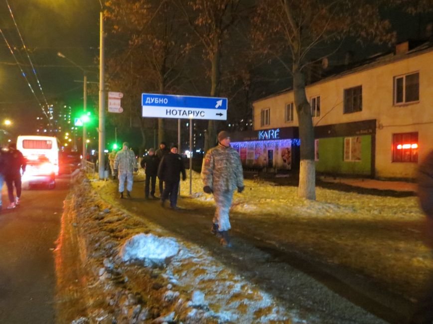Смолоскипи, піротехніка і патріотичні гасла. У Луцьку вшану..., фото-3 Смолоскипи, піротехніка і патріотичні гасла. У Луцьку вшанували Героїв Крут, фото-3