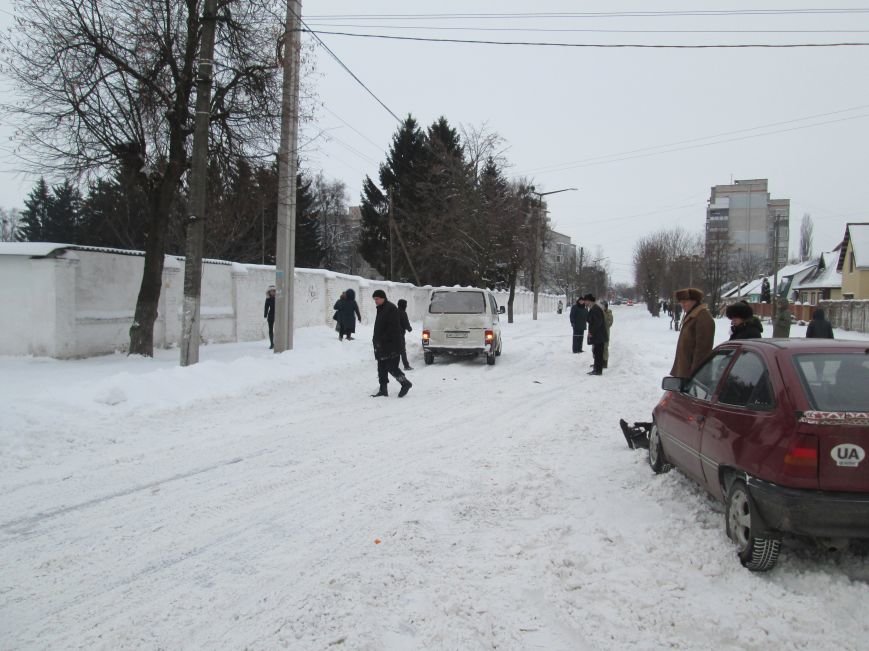 У Новограді-Волинському сталася дорожньо-транспортна пригод..., фото-4 У Новограді-Волинському сталася дорожньо-транспортна пригода (ФОТО), фото-4