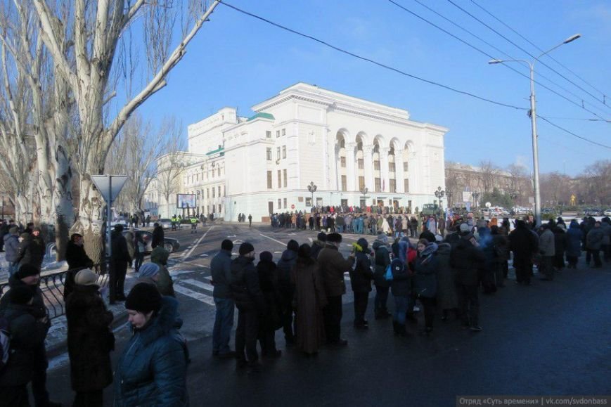 Последний "Полет шмеля": в оперном театре Донецка прощаются с террористом "Гиви", фото-1