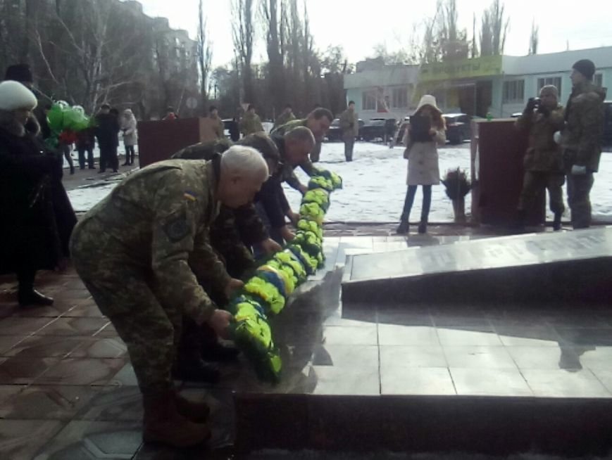 Новомосковск 0569 гирлянда Новомосковск 0569 гирлянда