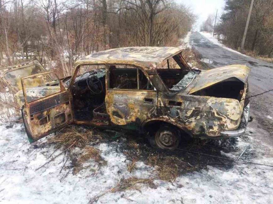 Новоград-Волинський район: за добу вогнеборцями ліквідовано..., фото-2 Новоград-Волинський район: за добу вогнеборцями ліквідовано загоряння двох легковиків (ФОТО), фото-2