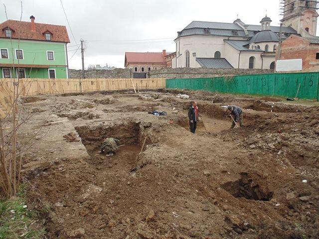 На вулиці П'ятницькій продовжуються розкопки, фото-1 На вулиці П'ятницькій продовжуються розкопки, фото-1