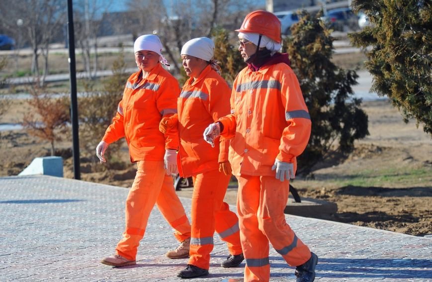 Аким Мангистауской области принял участие в посадке деревь..., фото-10 Аким Мангистауской области принял участие в посадке деревьев. Фото, фото-10
