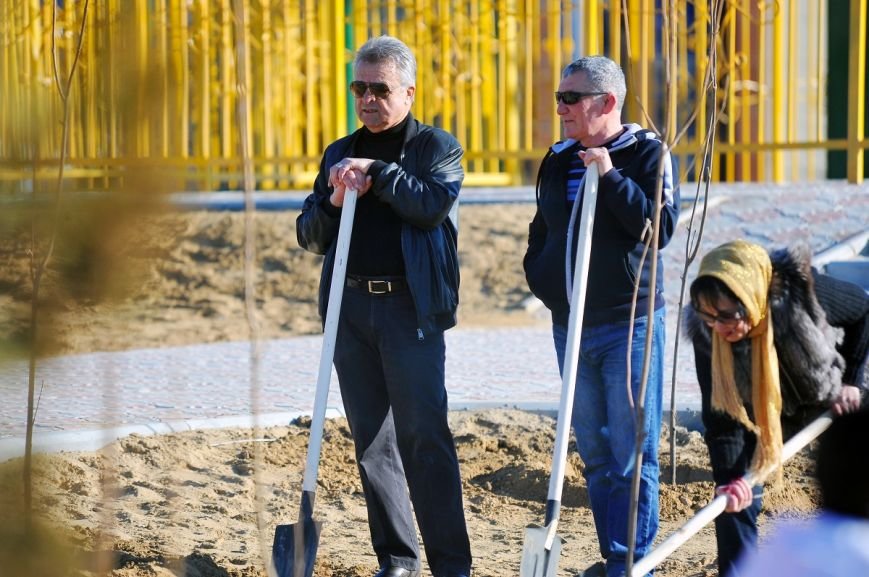 Аким Мангистауской области принял участие в посадке деревье..., фото-7 Аким Мангистауской области принял участие в посадке деревьев. Фото, фото-7