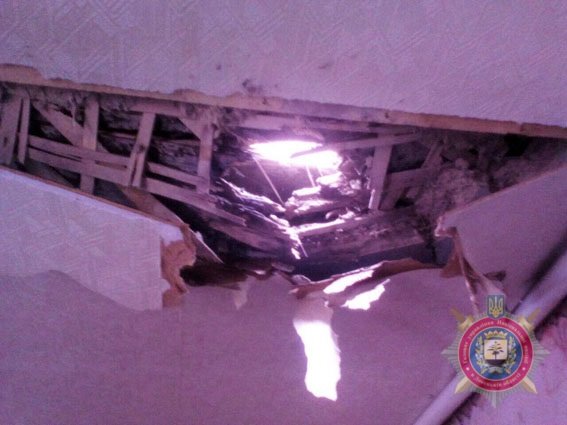 В результате обстрела боевиками Красногоровки повреждено се..., фото-1 В результате обстрела боевиками Красногоровки повреждено семь домов (ФОТО), фото-1