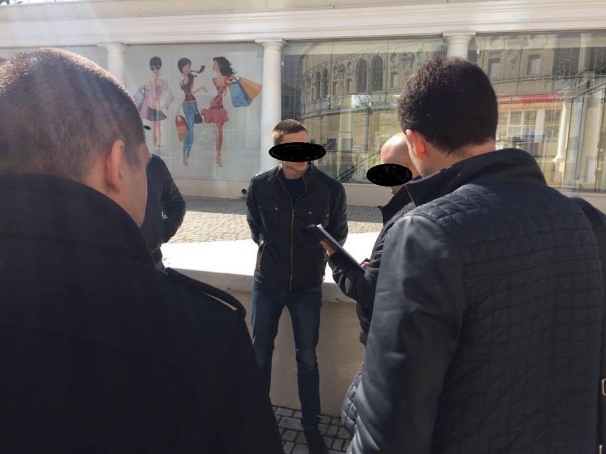 Участковый взятка Участковый взятка