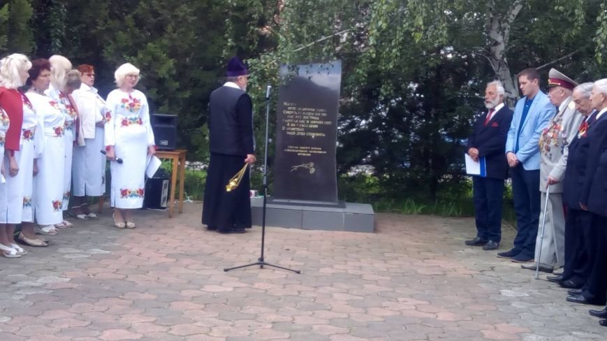 Як у селі Оноківці згадували загиблих на війні: фоторепортаж, фото-2 Як у селі Оноківці згадували загиблих на війні: фоторепортаж, фото-2