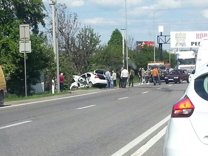 В Гамаліївці внаслідок жахливої ДТП постраждали четверо лю..., фото-2 В Гамаліївці внаслідок жахливої ДТП постраждали четверо людей: фото з місця події, фото-2