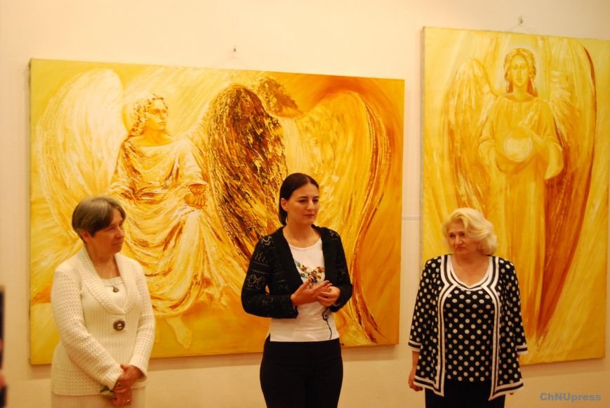 1. «Крізь час» відкриття виставки Інни Мяло у ЧНУ імені Петра Могили (1) 1. «Крізь час» відкриття виставки Інни Мяло у ЧНУ імені Петра Могили (1)