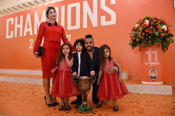 «Шахтер» наградили золотыми медалями чемпионата (ФОТО), фото-7 «Шахтер» наградили золотыми медалями чемпионата (ФОТО), фото-7