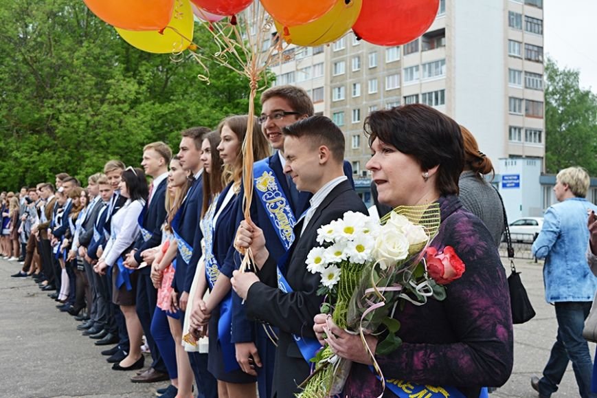 В школах Новополоцка и Полоцка прозвенели последние звонки. ФОТОФАКТ, фото-10