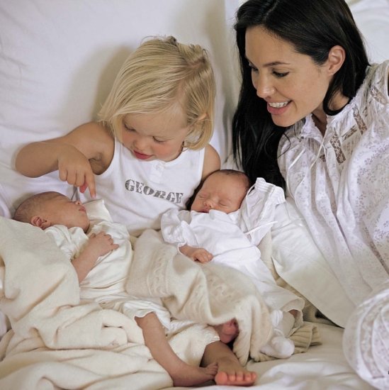 jolie_pitt_family03